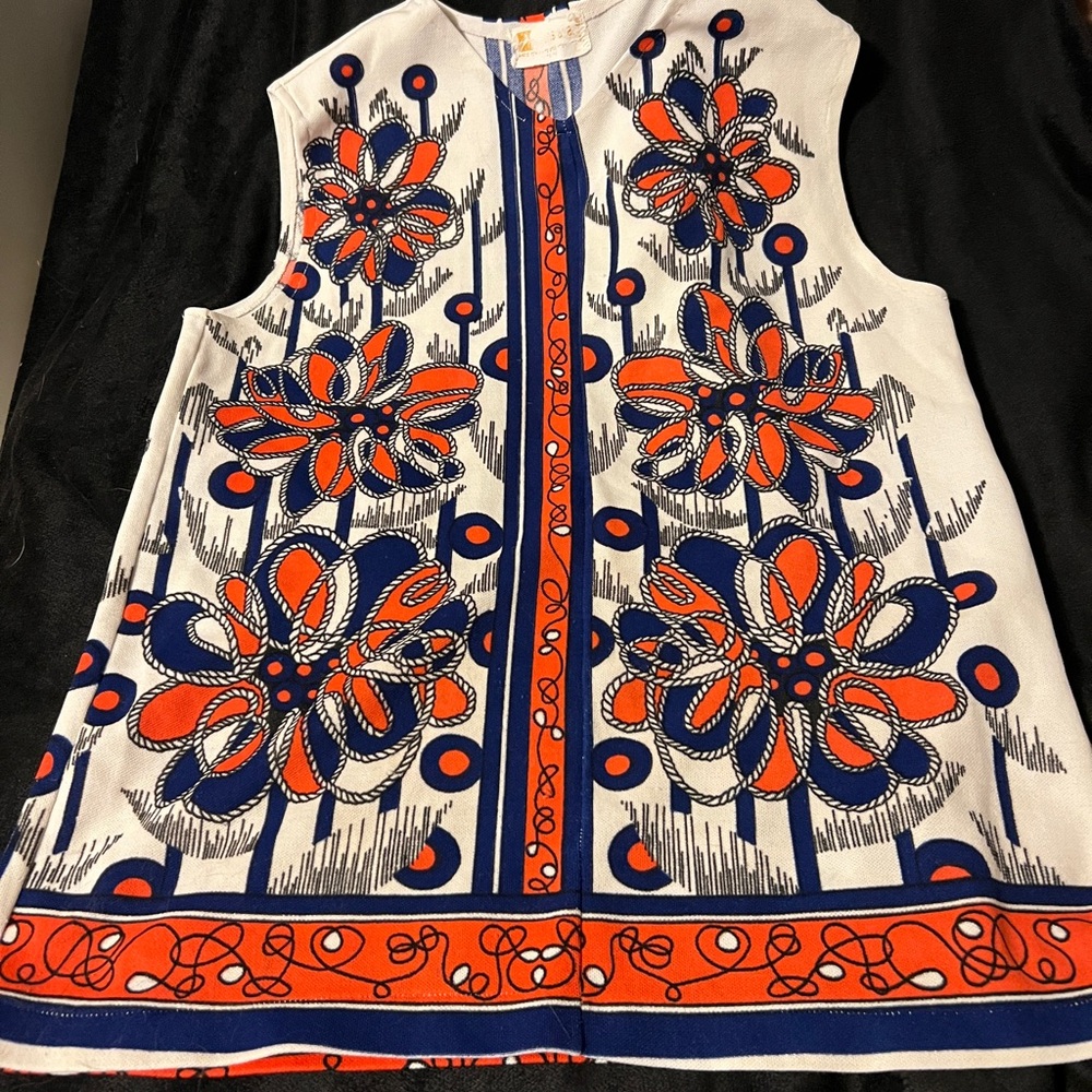 Vintage 60's / 70’s groovy mod art nouveau patterned sleeveless top